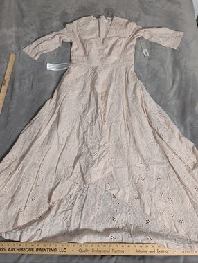 Kay Unger Cream Eyelet Maxi Dress with V-Neck NWT Sz 12